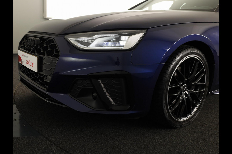 Audi A4 Avant 40 TFSI S edition Competition 204pk | Panoramadak | Adaptieve cruise controle | Parkeercamera | S-line interieur | 18 inch Lichtmetalen velgen | Led koplampen