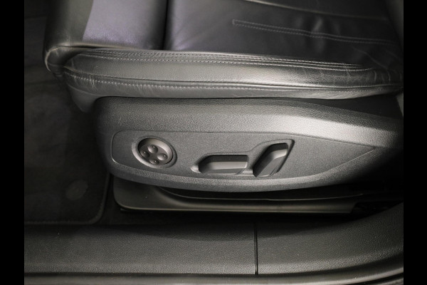 Audi A4 Avant 40 TFSI S edition Competition 204pk | Panoramadak | Adaptieve cruise controle | Parkeercamera | S-line interieur | 18 inch Lichtmetalen velgen | Led koplampen