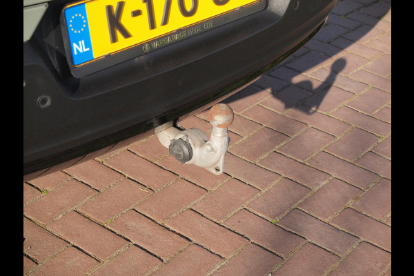 Volvo XC40 Recharge P8 AWD R-Design | SOH 94% | Trekhaak | Camera | Apple Carplay | Cruise Control |