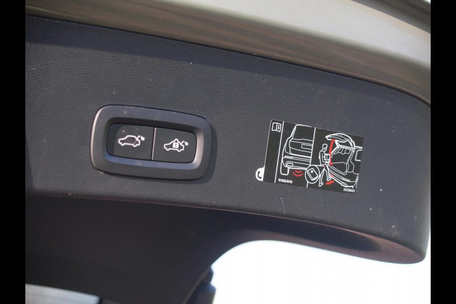 Volvo XC40 Recharge P8 AWD R-Design | SOH 94% | Trekhaak | Camera | Apple Carplay | Cruise Control |