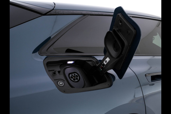 Audi A6 Avant e-tron S edition 83 kWh [ 3-Fase ] (INCL.BTW) *MATRIX-LED | LEATHER-FABRIC | ADAPTIVE-CRUISE | TOP-VIEW | BLINDSPOT | KEYLESS | MEMORY-PACK | WIDESCREEN-COCKPIT | PRIVACY-GLASS | SHIT-PADDLES | HEATED-SPORTSEATS | 21''ALU | TO