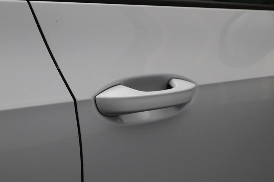 Volkswagen ID.3 204 PK Life 58 kWh, Stoelverwarming, Stuurverwarming, Adap. Cruise Control