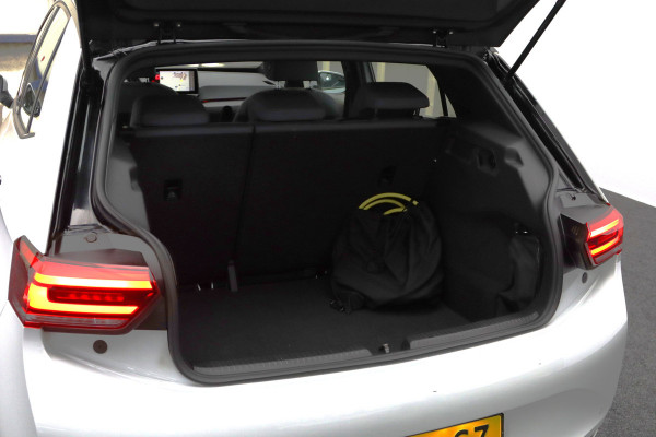 Volkswagen ID.3 204 PK Life 58 kWh, Stoelverwarming, Stuurverwarming, Adap. Cruise Control