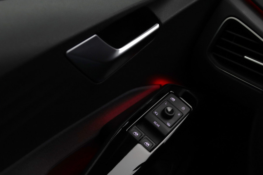 Volkswagen ID.3 204 PK Life 58 kWh, Stoelverwarming, Stuurverwarming, Adap. Cruise Control