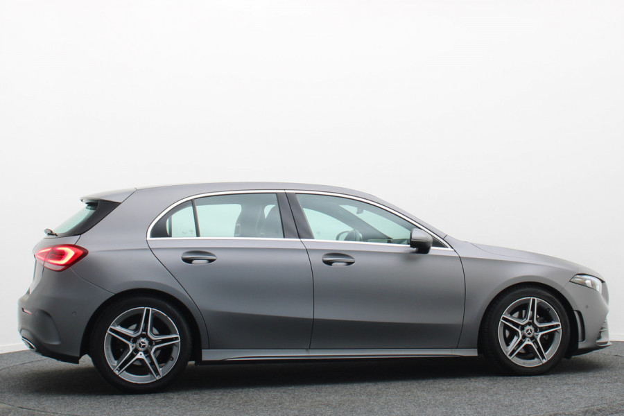 Mercedes-Benz A-Klasse 160 Business Solution AMG Camera, Apple Carplay, LED, Stoelverwarming, PDC, 18"