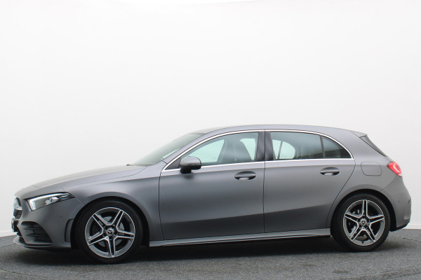 Mercedes-Benz A-Klasse 160 Business Solution AMG Camera, Apple Carplay, LED, Stoelverwarming, PDC, 18"