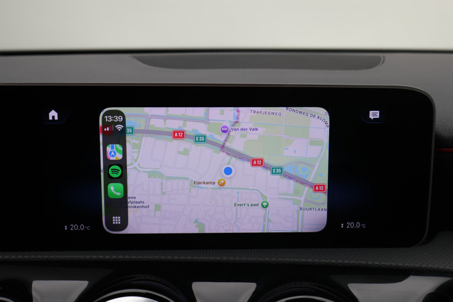 Mercedes-Benz A-Klasse 160 Business Solution AMG Camera, Apple Carplay, LED, Stoelverwarming, PDC, 18"
