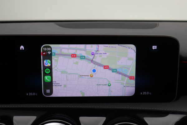 Mercedes-Benz A-Klasse 160 Business Solution AMG Camera, Apple Carplay, LED, Stoelverwarming, PDC, 18"