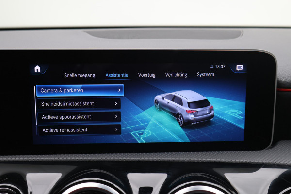 Mercedes-Benz A-Klasse 160 Business Solution AMG Camera, Apple Carplay, LED, Stoelverwarming, PDC, 18"