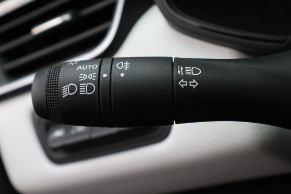 Renault Clio 1.0 TCe 90 Evolution Camera, Apple Carplay, DAB, Rijstrooksensor, PDC