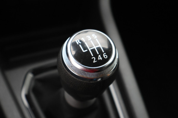 Renault Clio 1.0 TCe 90 Evolution Camera, Apple Carplay, DAB, Rijstrooksensor, PDC