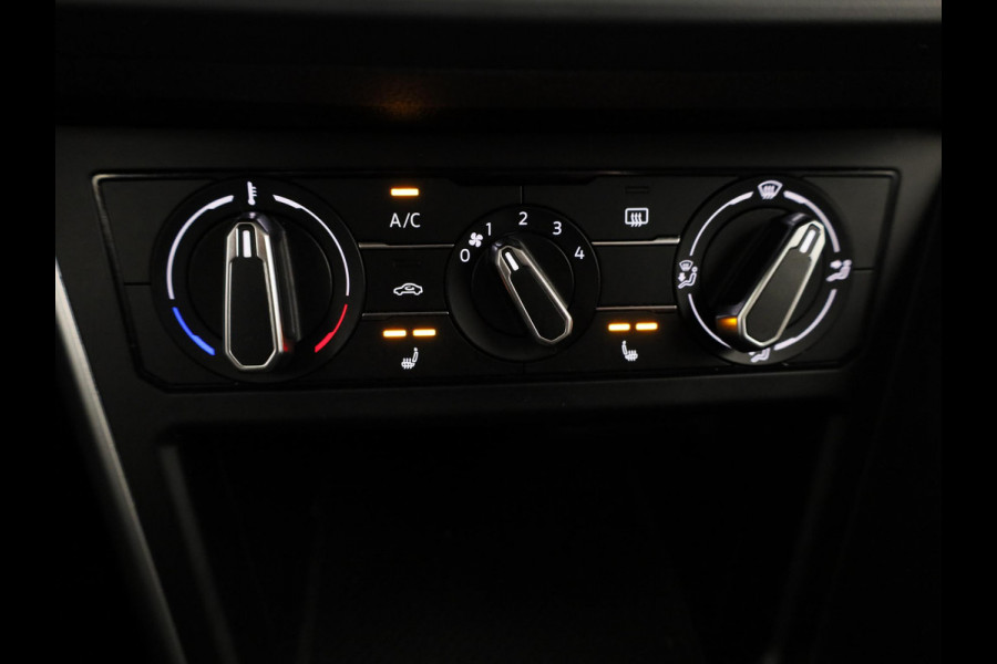 Volkswagen Polo 1.0 TSI Life 95 pk | Navigatie via App | Panoramadak | 17" LM velgen | Parkeersensoren | Adaptieve cruise control | LED koplampen | Stoelverwarming |
