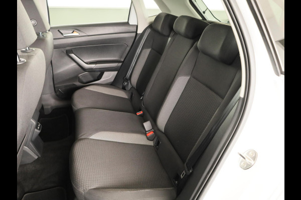 Volkswagen Polo 1.0 TSI Life 95 pk | Navigatie via App | Panoramadak | 17" LM velgen | Parkeersensoren | Adaptieve cruise control | LED koplampen | Stoelverwarming |