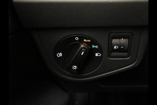 Volkswagen Polo 1.0 TSI Life 95 pk | Navigatie via App | Panoramadak | 17" LM velgen | Parkeersensoren | Adaptieve cruise control | LED koplampen | Stoelverwarming |