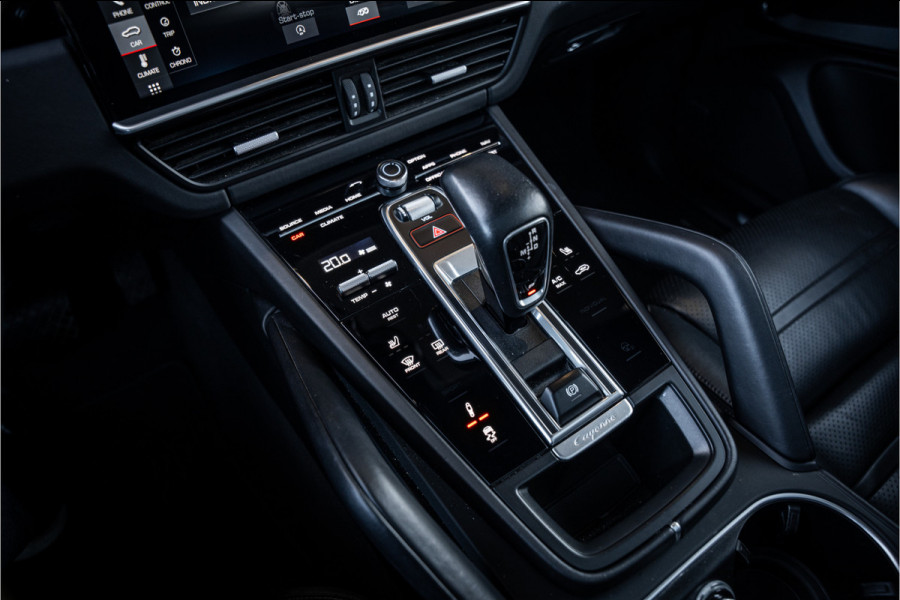 Porsche Cayenne Coupé 3.0 - Sport Chrono | Luchtvering | Panorama | Elek. Trekhaak | Bose | Memory