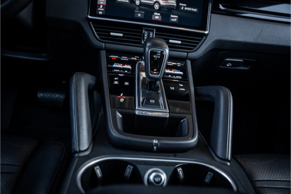 Porsche Cayenne Coupé 3.0 - Sport Chrono | Luchtvering | Panorama | Elek. Trekhaak | Bose | Memory