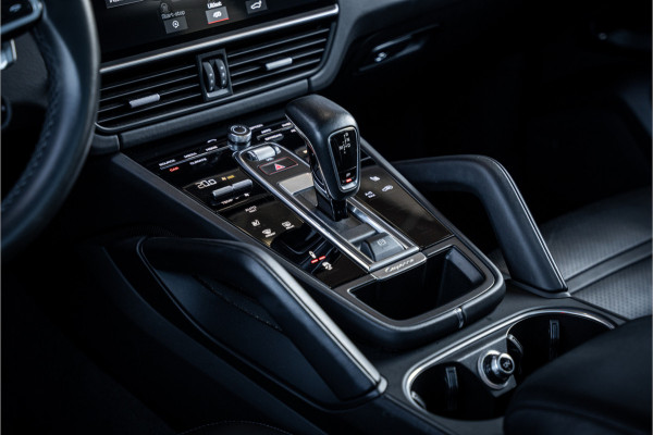 Porsche Cayenne Coupé 3.0 - Sport Chrono | Luchtvering | Panorama | Elek. Trekhaak | Bose | Memory