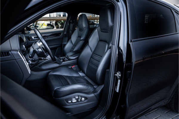 Porsche Cayenne Coupé 3.0 - Sport Chrono | Luchtvering | Panorama | Elek. Trekhaak | Bose | Memory