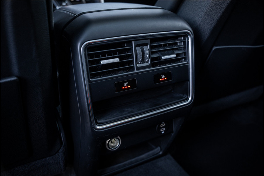 Porsche Cayenne Coupé 3.0 - Sport Chrono | Luchtvering | Panorama | Elek. Trekhaak | Bose | Memory