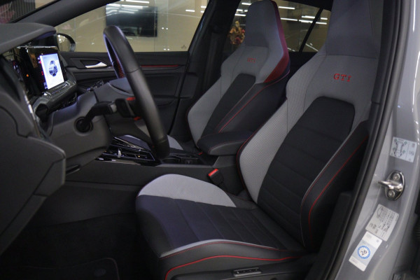 Volkswagen Golf 2.0 TSI GTI CLUBSPORT/NURBURGRING/PANO/AKRA/IQ/HUD/MEMVOLL