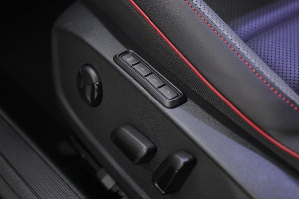 Volkswagen Golf 2.0 TSI GTI CLUBSPORT/NURBURGRING/PANO/AKRA/IQ/HUD/MEMVOLL