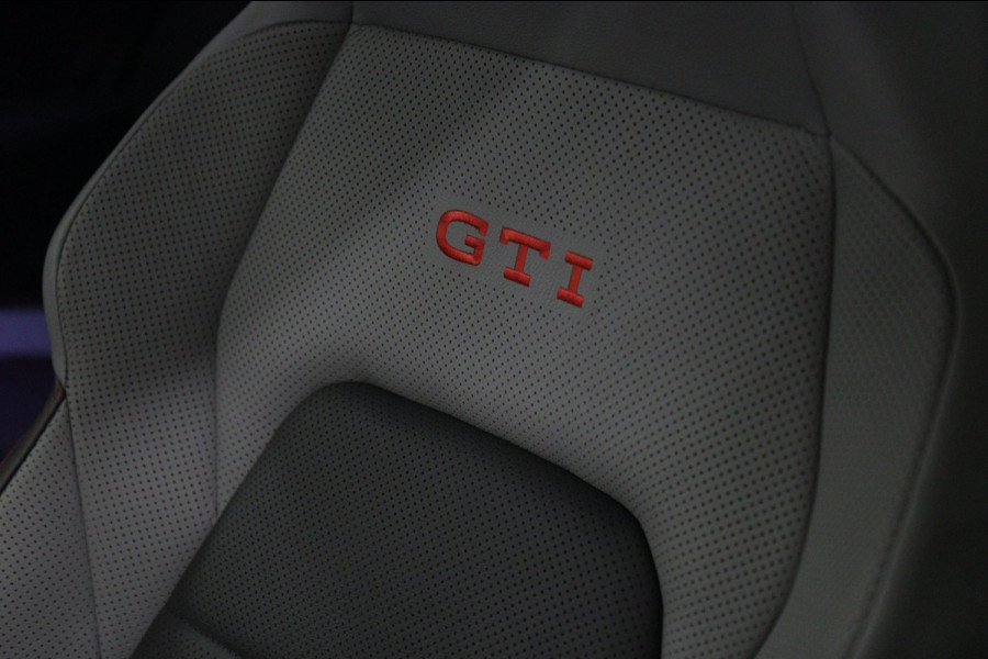 Volkswagen Golf 2.0 TSI GTI CLUBSPORT/NURBURGRING/PANO/AKRA/IQ/HUD/MEMVOLL