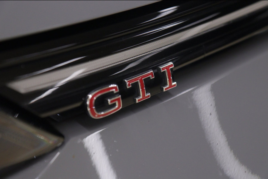 Volkswagen Golf 2.0 TSI GTI CLUBSPORT/NURBURGRING/PANO/AKRA/IQ/HUD/MEMVOLL