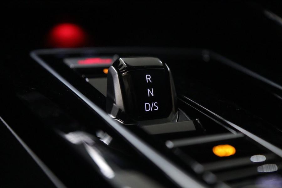 Volkswagen Golf 2.0 TSI GTI CLUBSPORT/NURBURGRING/PANO/AKRA/IQ/HUD/MEMVOLL