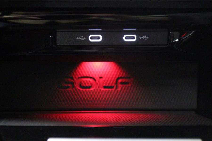 Volkswagen Golf 2.0 TSI GTI CLUBSPORT/NURBURGRING/PANO/AKRA/IQ/HUD/MEMVOLL