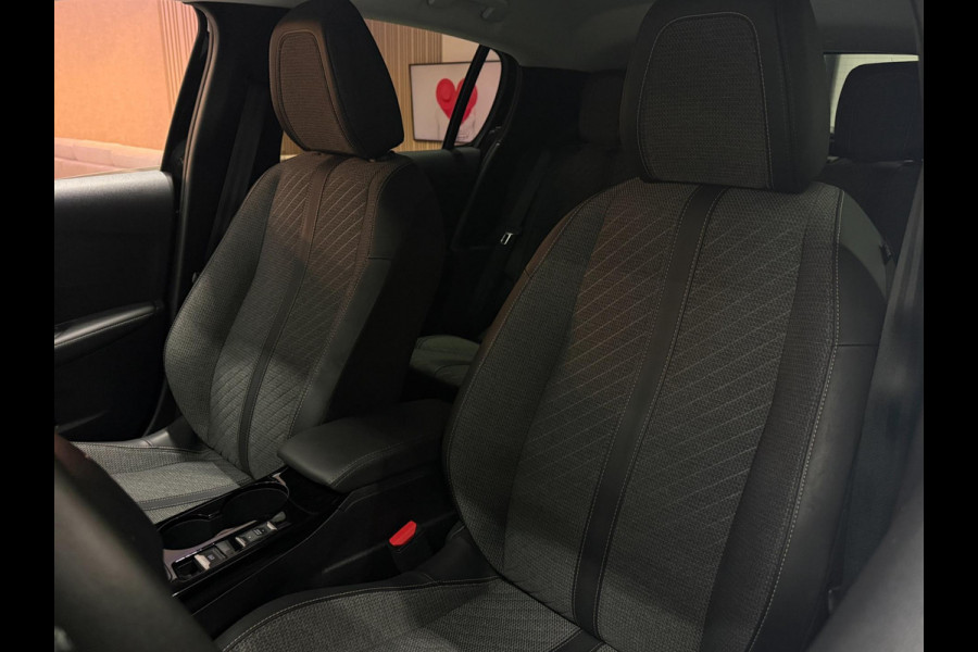 Peugeot 208 ALLURE Aut. 100 PK Navi Leder Led Carbon PDC ACC Carplay