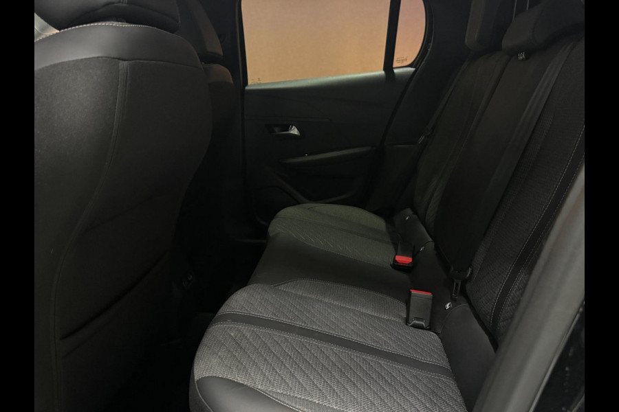 Peugeot 208 ALLURE Aut. 100 PK Navi Leder Led Carbon PDC ACC Carplay