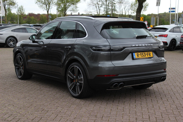 Porsche Cayenne 3.0 E-Hybrid / Trekhaak / Panoramadak / Camera / Luchtvering / 22'' / Sportchrono / Bose / Stoelventilatie+Verwarming / Cruise Control