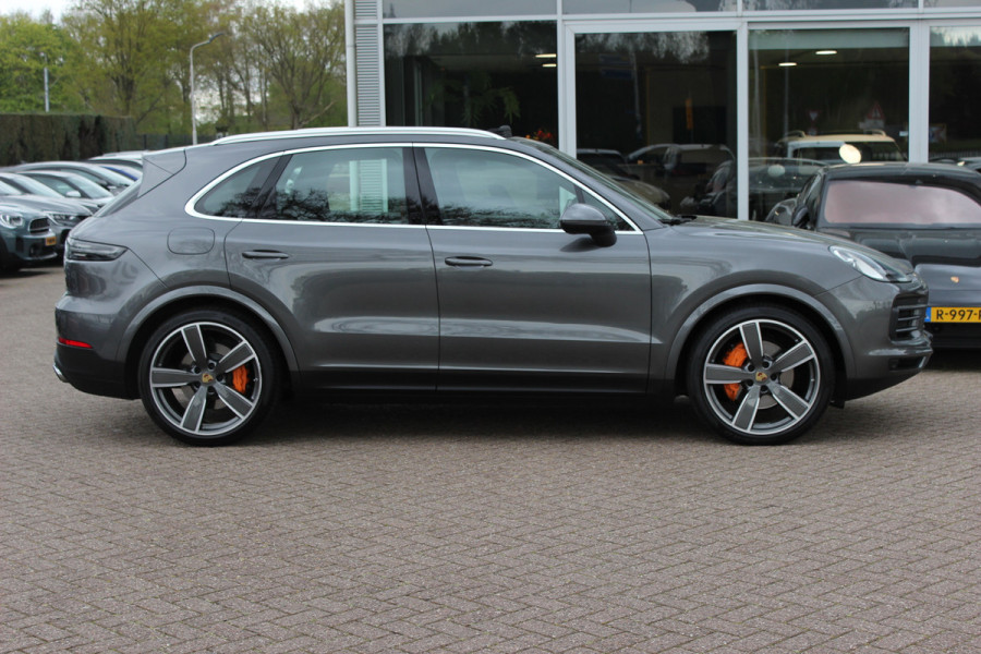 Porsche Cayenne 3.0 E-Hybrid / Trekhaak / Panoramadak / Camera / Luchtvering / 22'' / Sportchrono / Bose / Stoelventilatie+Verwarming / Cruise Control