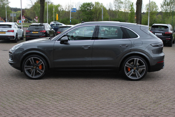 Porsche Cayenne 3.0 E-Hybrid / Trekhaak / Panoramadak / Camera / Luchtvering / 22'' / Sportchrono / Bose / Stoelventilatie+Verwarming / Cruise Control