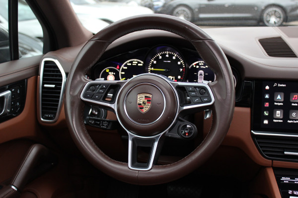 Porsche Cayenne 3.0 E-Hybrid / Trekhaak / Panoramadak / Camera / Luchtvering / 22'' / Sportchrono / Bose / Stoelventilatie+Verwarming / Cruise Control