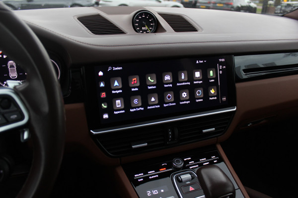 Porsche Cayenne 3.0 E-Hybrid / Trekhaak / Panoramadak / Camera / Luchtvering / 22'' / Sportchrono / Bose / Stoelventilatie+Verwarming / Cruise Control