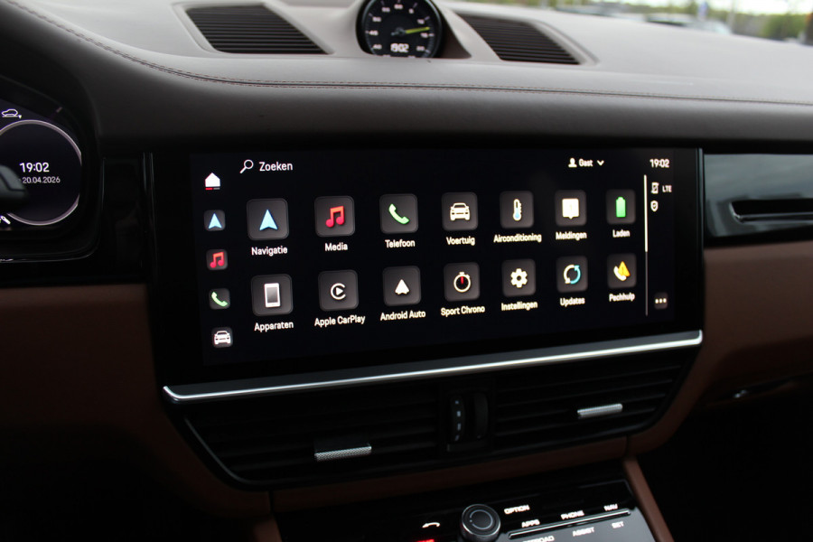 Porsche Cayenne 3.0 E-Hybrid / Trekhaak / Panoramadak / Camera / Luchtvering / 22'' / Sportchrono / Bose / Stoelventilatie+Verwarming / Cruise Control