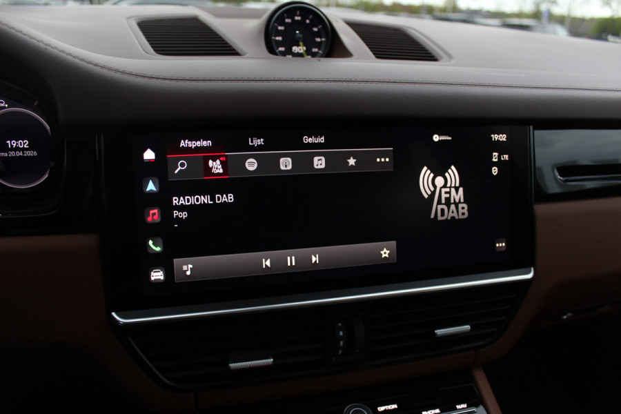 Porsche Cayenne 3.0 E-Hybrid / Trekhaak / Panoramadak / Camera / Luchtvering / 22'' / Sportchrono / Bose / Stoelventilatie+Verwarming / Cruise Control