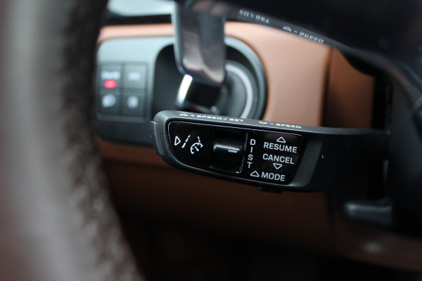 Porsche Cayenne 3.0 E-Hybrid / Trekhaak / Panoramadak / Camera / Luchtvering / 22'' / Sportchrono / Bose / Stoelventilatie+Verwarming / Cruise Control