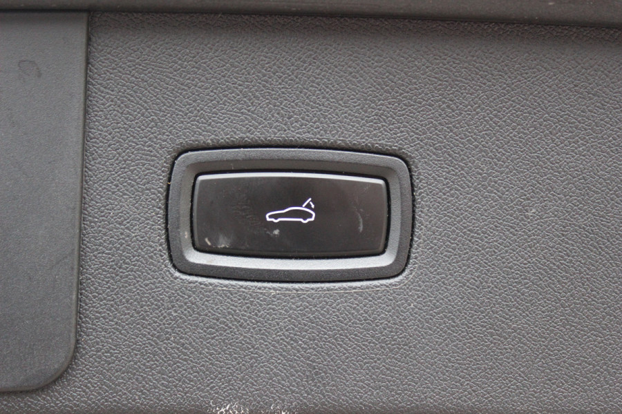 Porsche Cayenne 3.0 E-Hybrid / Trekhaak / Panoramadak / Camera / Luchtvering / 22'' / Sportchrono / Bose / Stoelventilatie+Verwarming / Cruise Control