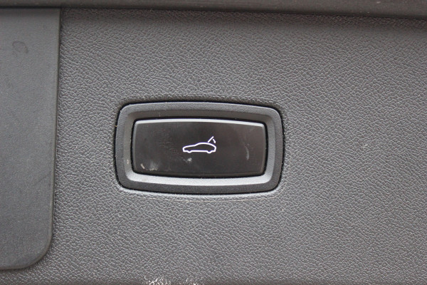 Porsche Cayenne 3.0 E-Hybrid / Trekhaak / Panoramadak / Camera / Luchtvering / 22'' / Sportchrono / Bose / Stoelventilatie+Verwarming / Cruise Control