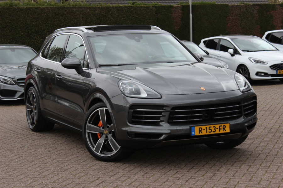 Porsche Cayenne 3.0 E-Hybrid / Trekhaak / Panoramadak / Camera / Luchtvering / 22'' / Sportchrono / Bose / Stoelventilatie+Verwarming / Cruise Control