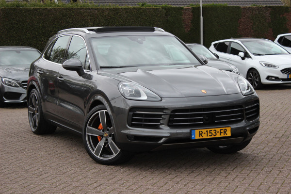 Porsche Cayenne 3.0 E-Hybrid / Trekhaak / Panoramadak / Camera / Luchtvering / 22'' / Sportchrono / Bose / Stoelventilatie+Verwarming / Cruise Control