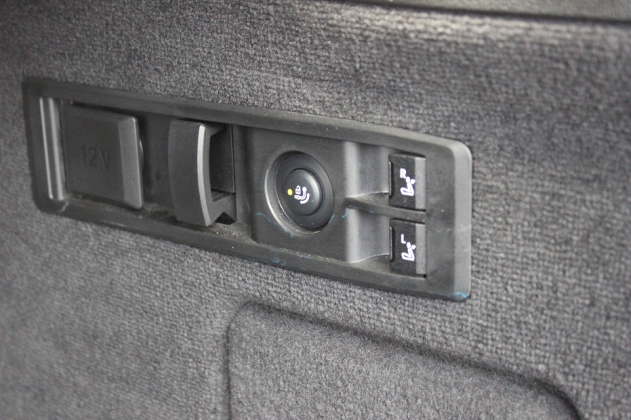 BMW iX xDrive40 High Executive 77 kWh / Trekhaak / Panoramadak / 360Camera / Head-up / Leder / Softclose / Harman Kardon / 21'' / Keyless / Stoelventilatie+Verwarming / Stuurverwarming / Dodehoek / DAB / ACC