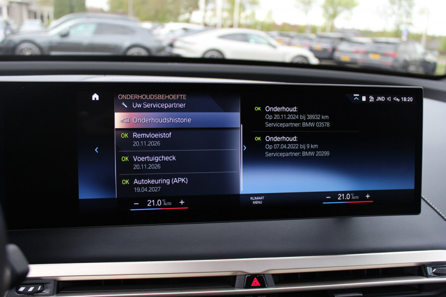 BMW iX xDrive40 High Executive 77 kWh / Trekhaak / Panoramadak / 360Camera / Head-up / Leder / Softclose / Harman Kardon / 21'' / Keyless / Stoelventilatie+Verwarming / Stuurverwarming / Dodehoek / DAB / ACC