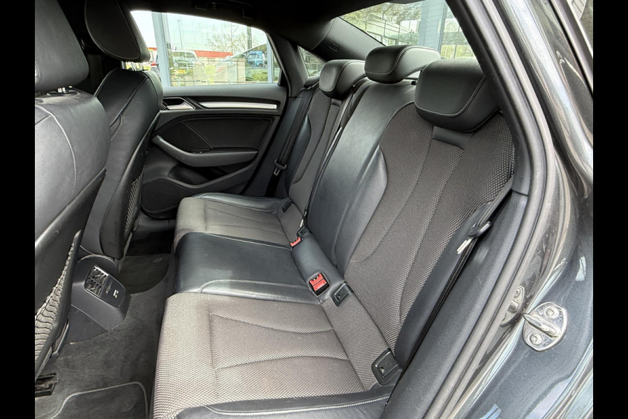 Audi A3 Limousine 30 TFSI S-Line | Trekhaak | Virtual | Navi |