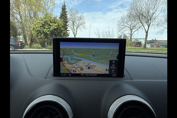 Audi A3 Limousine 30 TFSI S-Line | Trekhaak | Virtual | Navi |