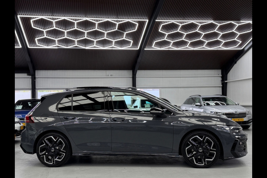 Volkswagen Golf 1.5 TSI 3x R-Line Panorama CarPlay