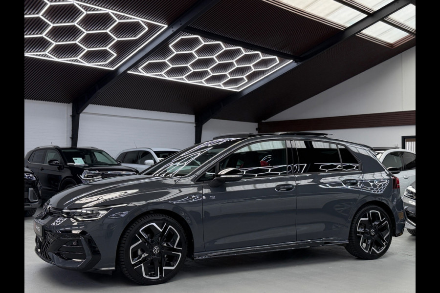 Volkswagen Golf 1.5 TSI 3x R-Line Panorama CarPlay