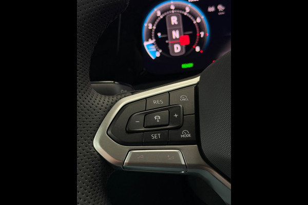 Volkswagen Golf 1.5 TSI 3x R-Line Panorama CarPlay